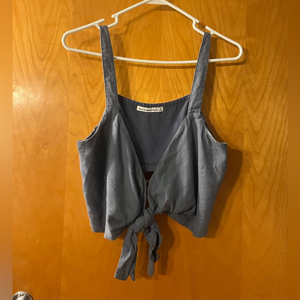 Abercrombie & Fitch Gray Sleeveless Tie-Front Crop Tank